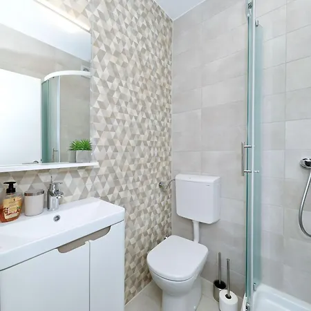 Hibis, No 3 Appartement *