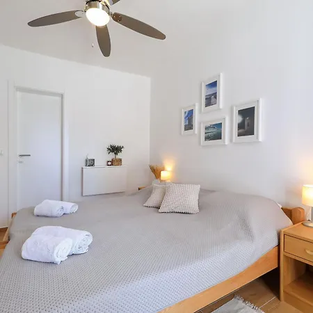 Hibis, No 3 Starigrad Paklenica