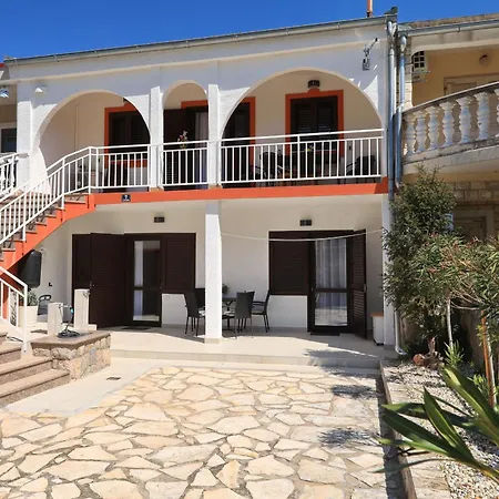 Hibis, No 3 Starigrad Paklenica