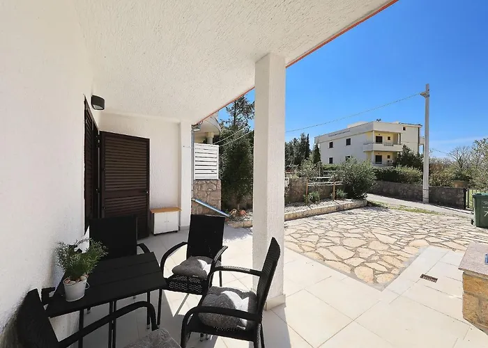 Hibis, No 3 Apartment *