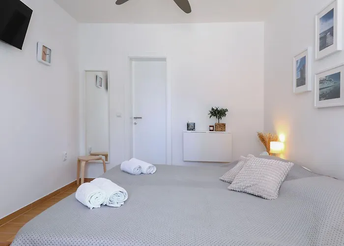 Hibis, No 3 Apartment Starigrad Paklenica