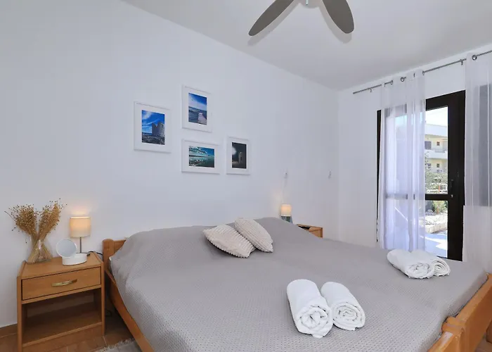 Hibis, No 3 Starigrad Paklenica