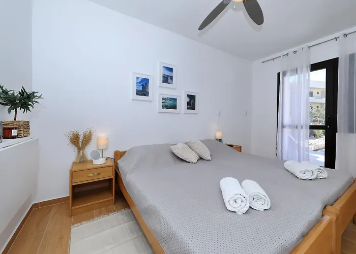 Hibis, No 3 Starigrad Paklenica