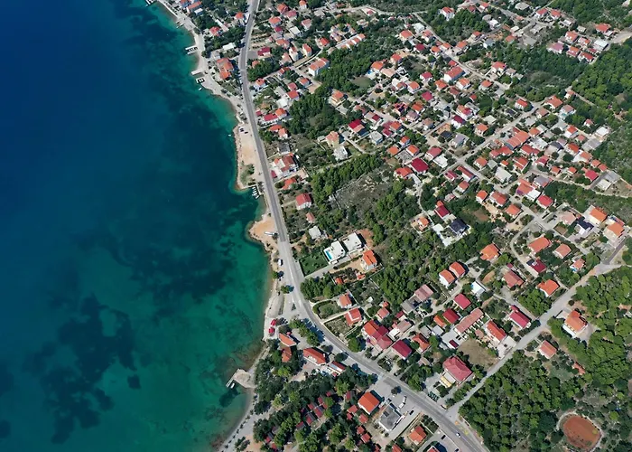Hibis, No 3 Starigrad Paklenica